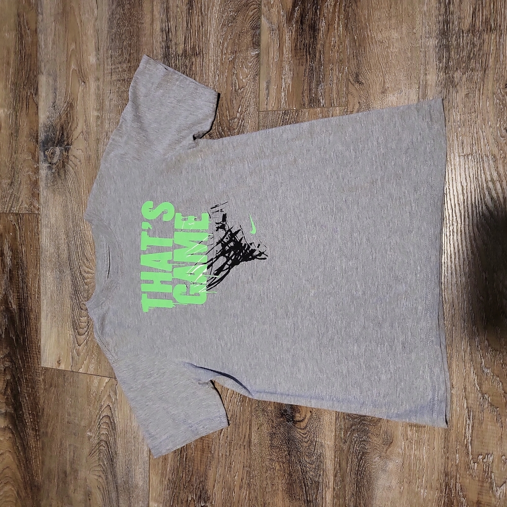 Nike t-shirt - youth small